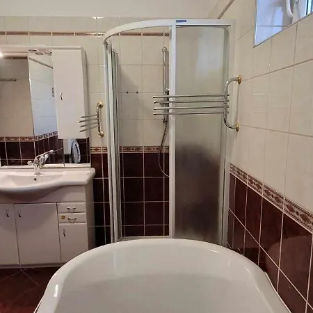 بيت ضيافة Aranypatko Panzio Győrújbarát